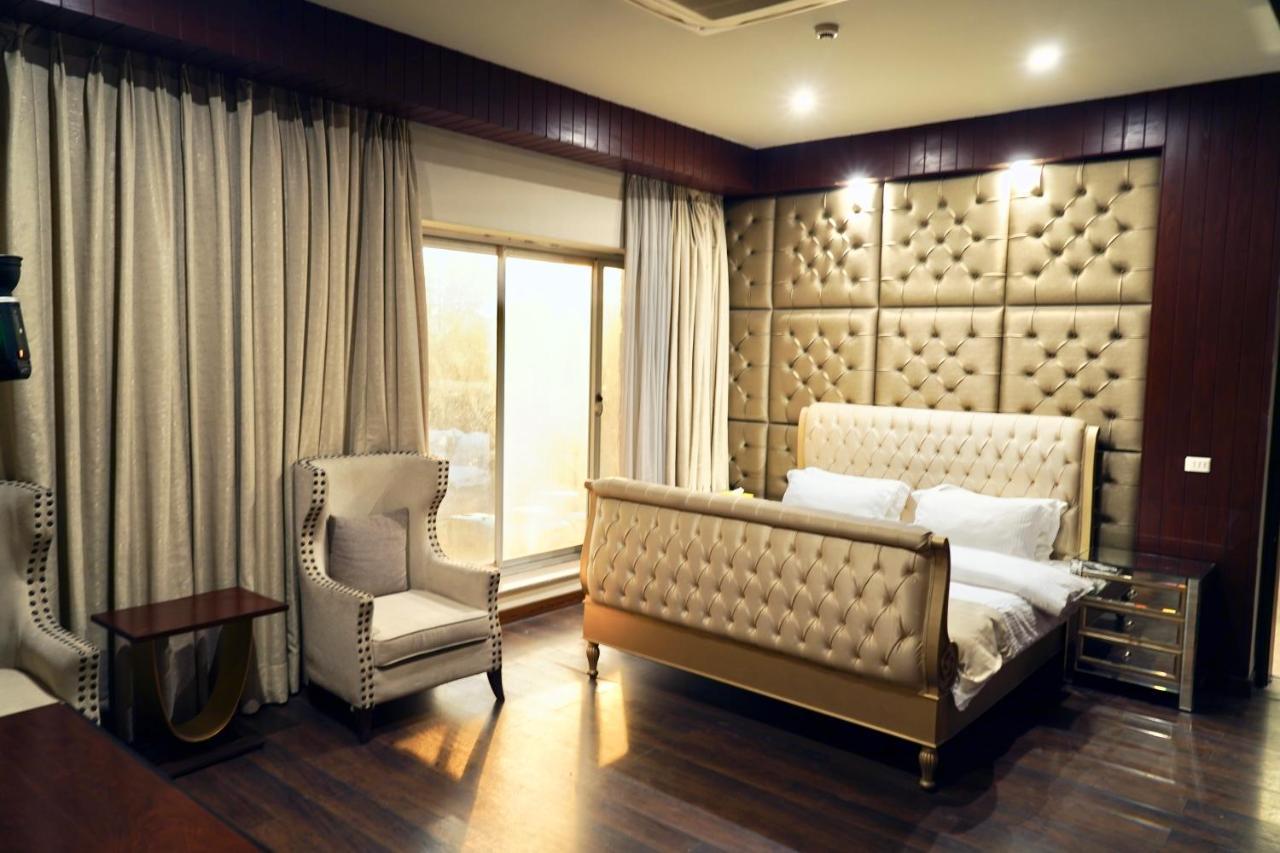 Circle Club Faisalabad Hotel Luaran gambar